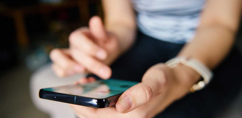 Trouver un emploi sur les réseaux sociaux : guide pratique